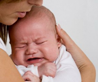 Как успокоить плачущего младенца?